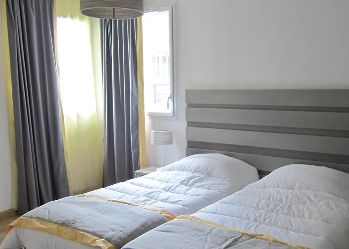 Lagrange Les Patios Eugenie מלון דירות