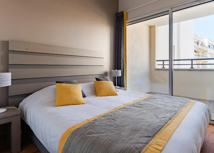 Lagrange Les Patios Eugenie 4* ביאריץ