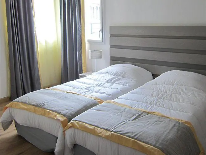 מלון דירות Lagrange Les Patios Eugenie 4*