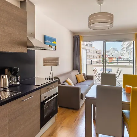 Lagrange Les Patios Eugenie Hotel apartamentowy 4*