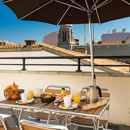 Hotel apartamentowy Lagrange Les Patios Eugenie