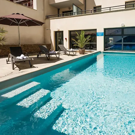Lagrange Les Patios Eugenie Hotel apartamentowy Biarritz