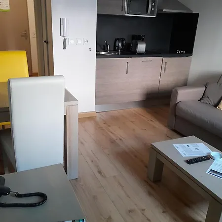 Апарт-отель Lagrange Les Patios Eugenie Биарриц