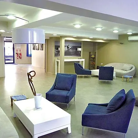 Lagrange Les Patios Eugenie Hotel apartamentowy
