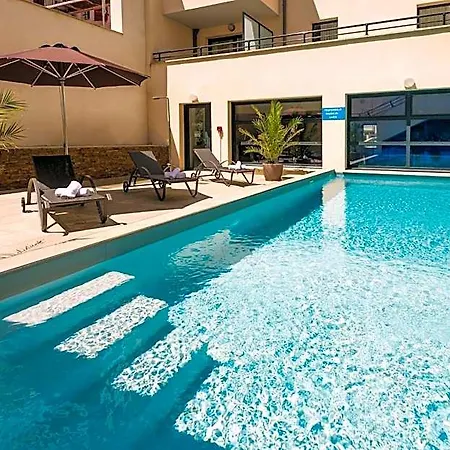 Hotel apartamentowy Lagrange Les Patios Eugenie 4*