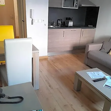 Lagrange Les Patios Eugenie Hotel apartamentowy 4*