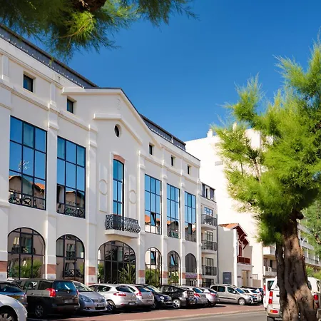 Aparthotel Lagrange Les Patios Eugenie 4*